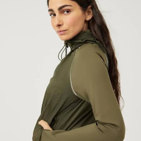 NWT Womens Medium Olive Branch Outdoor Voices Frost/Knit Hoddie. - Picture 3 of 13